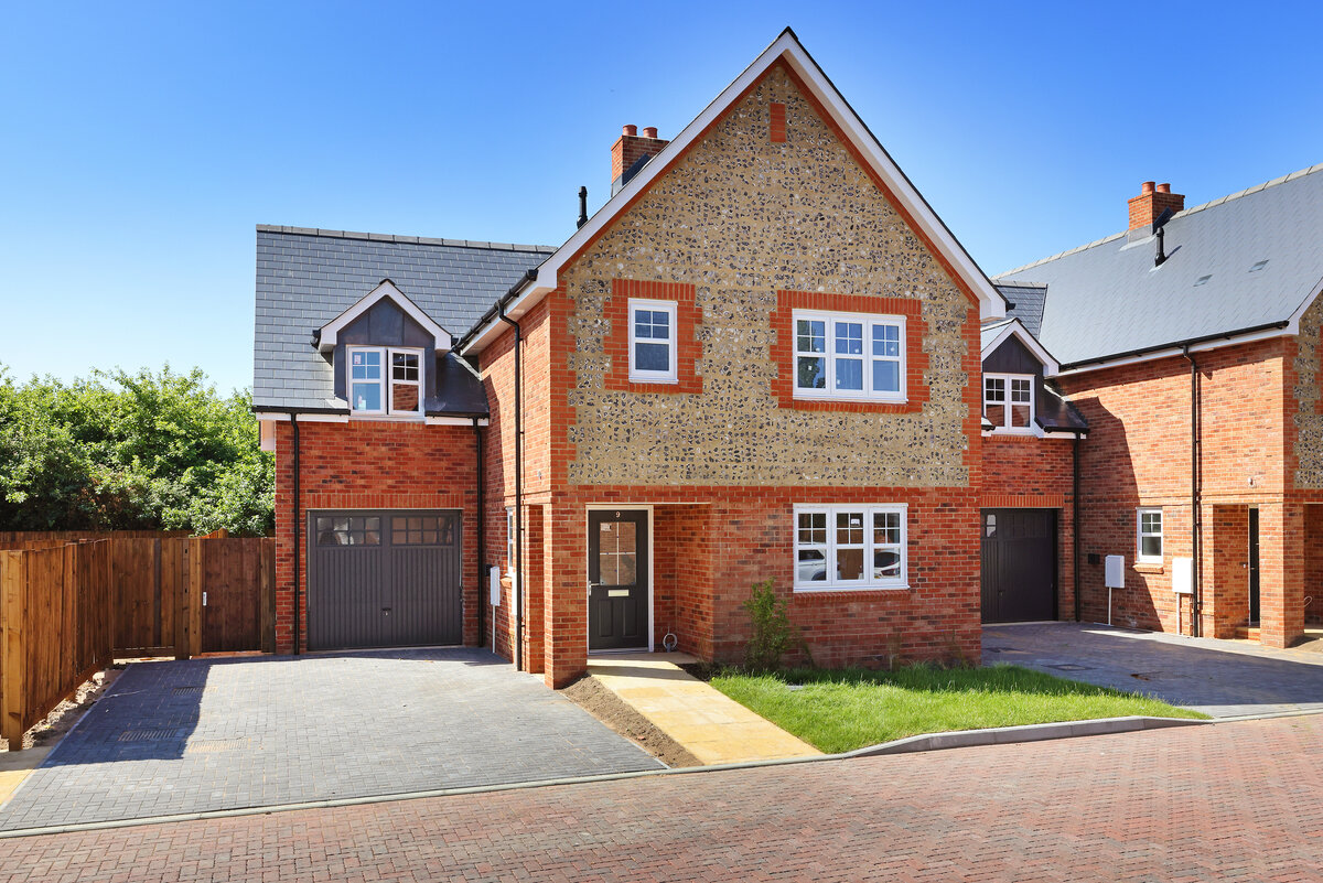 New Build Houses for Sale in Badshot Lea, Surrey Elivia Homes