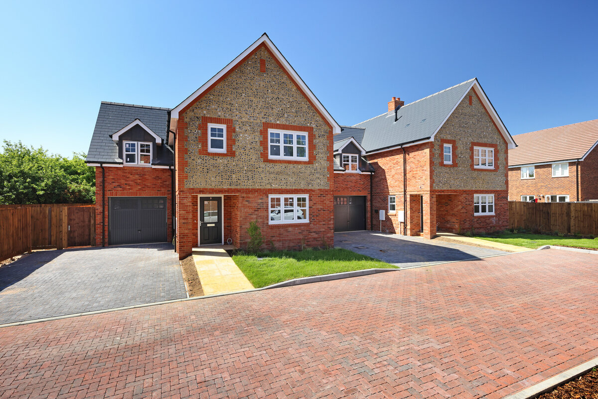New Build Houses for Sale in Badshot Lea, Surrey Elivia Homes