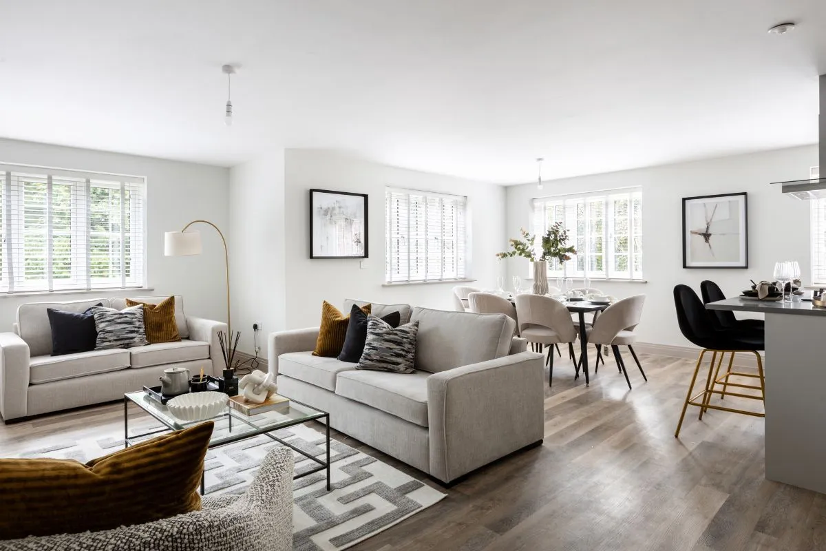 lounge plot 7