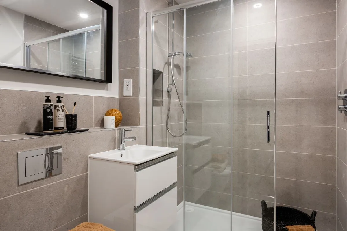 en suite plot 7