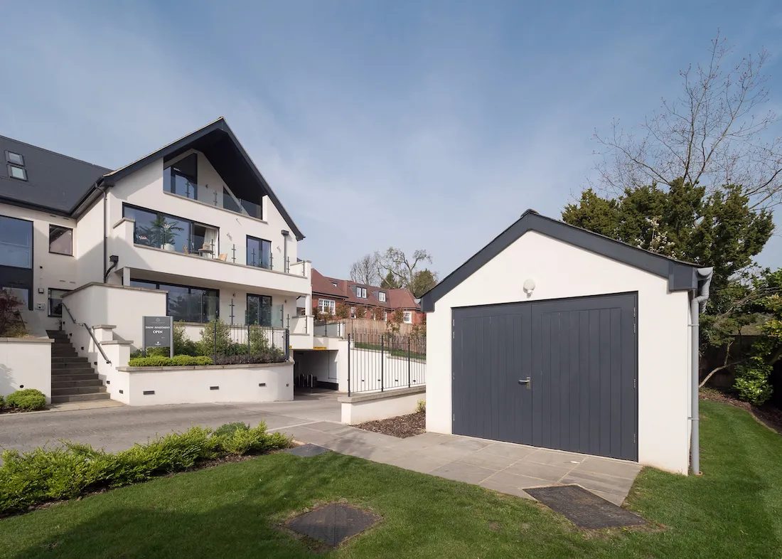 Lynbury external