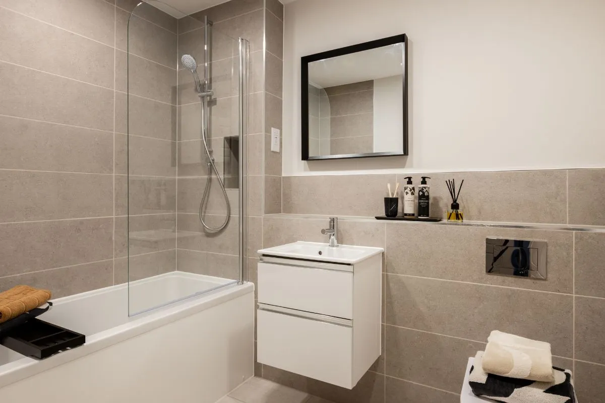 bathroom plot 7