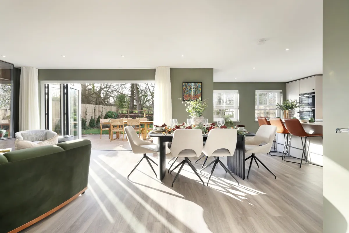 Kitchen / Dining / Family