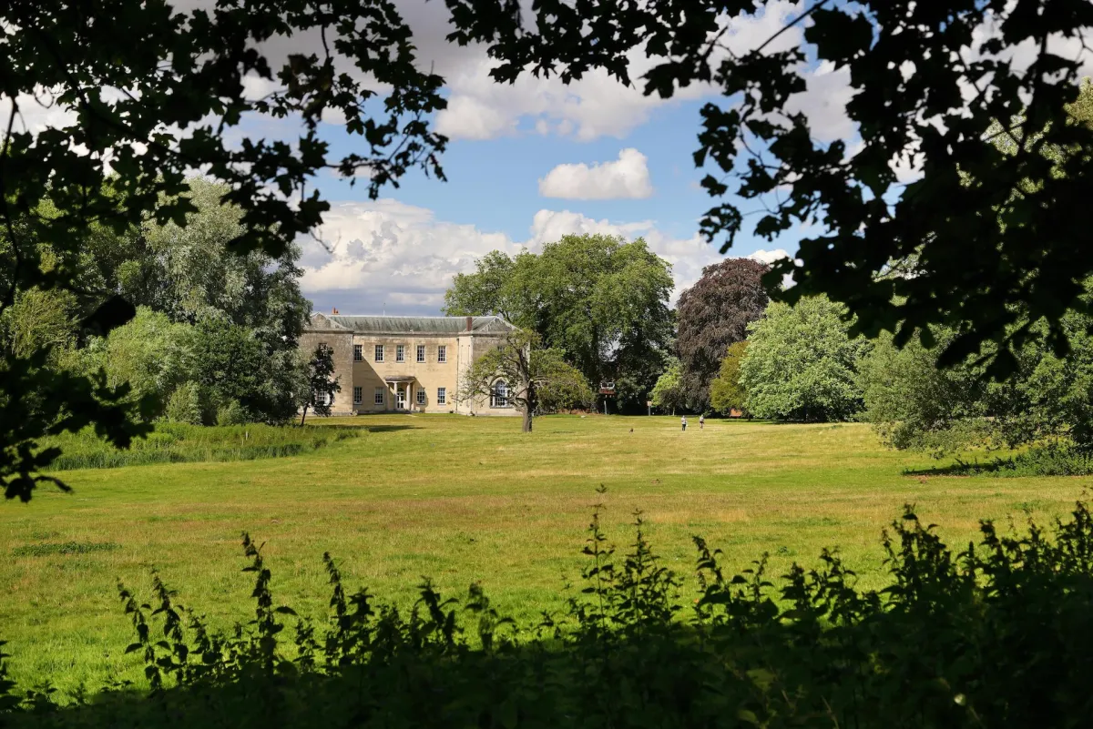 Hitchin Priory