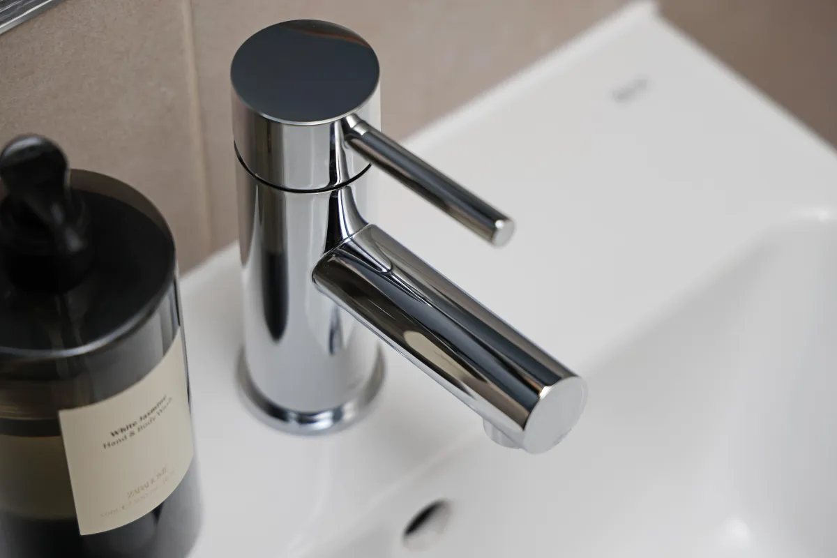 Basin tap